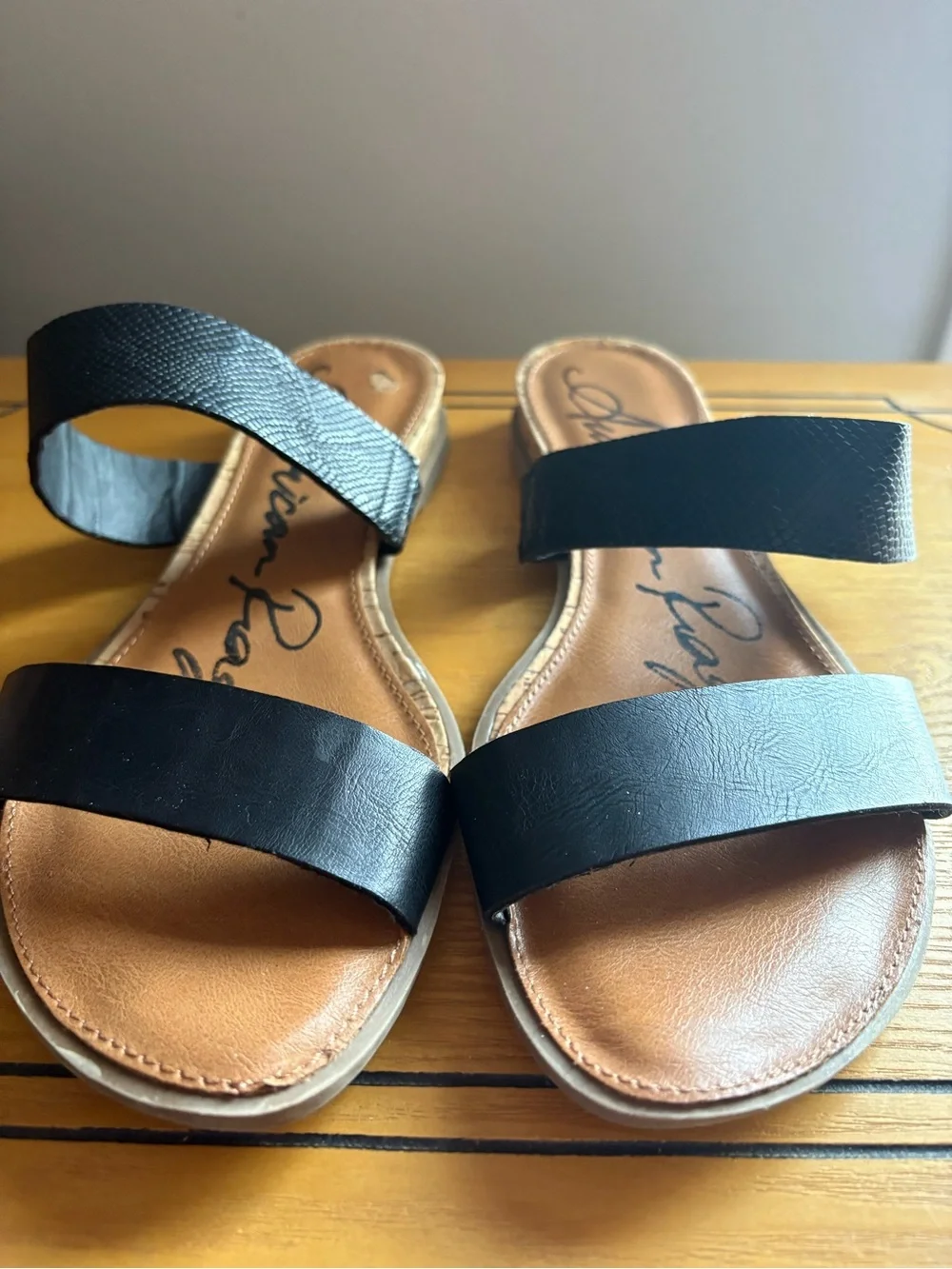 American Rag stylish slide